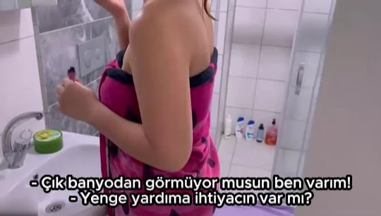 Banyoda yengesini sıkıştıran sapık