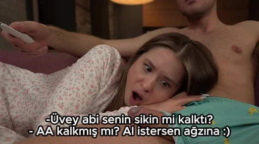 Üvey abi yüzüme bişey batmaya başladı.. Oha bu ne amk !!